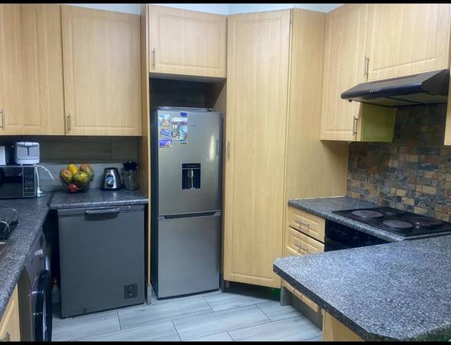 3 BEDROOM PROPERTY TO RENT IN LONEHILL